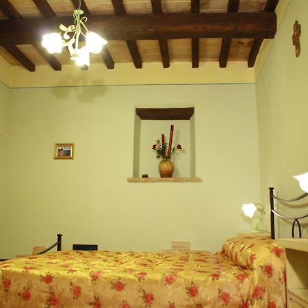 Agriturismo Il Girasole Монтефалько Экстерьер фото
