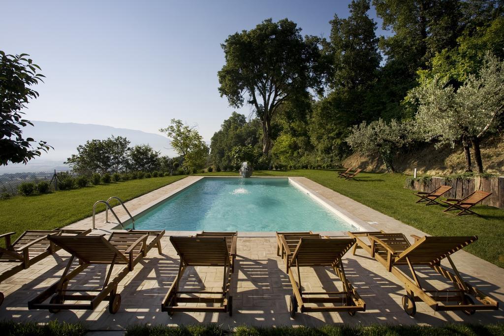 Agriturismo Il Girasole Монтефалько Экстерьер фото