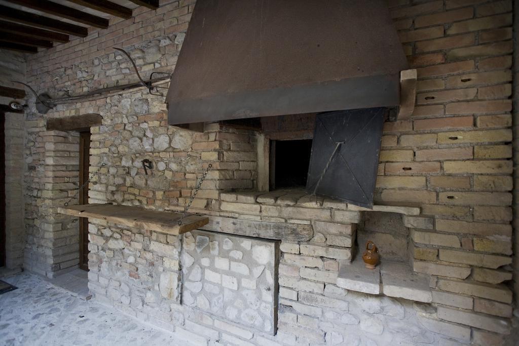 Agriturismo Il Girasole Монтефалько Номер фото