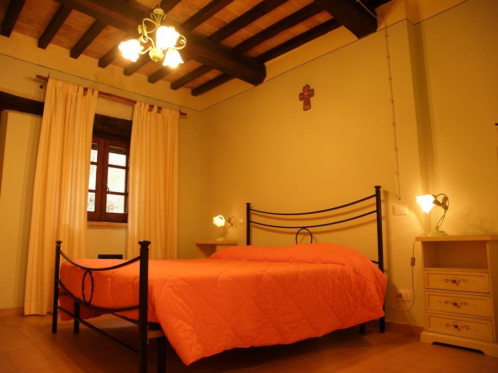 Agriturismo Il Girasole Монтефалько Номер фото