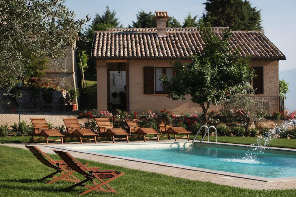 Agriturismo Il Girasole Монтефалько Номер фото