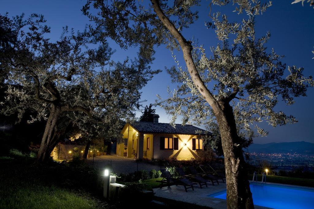 Agriturismo Il Girasole Монтефалько Экстерьер фото